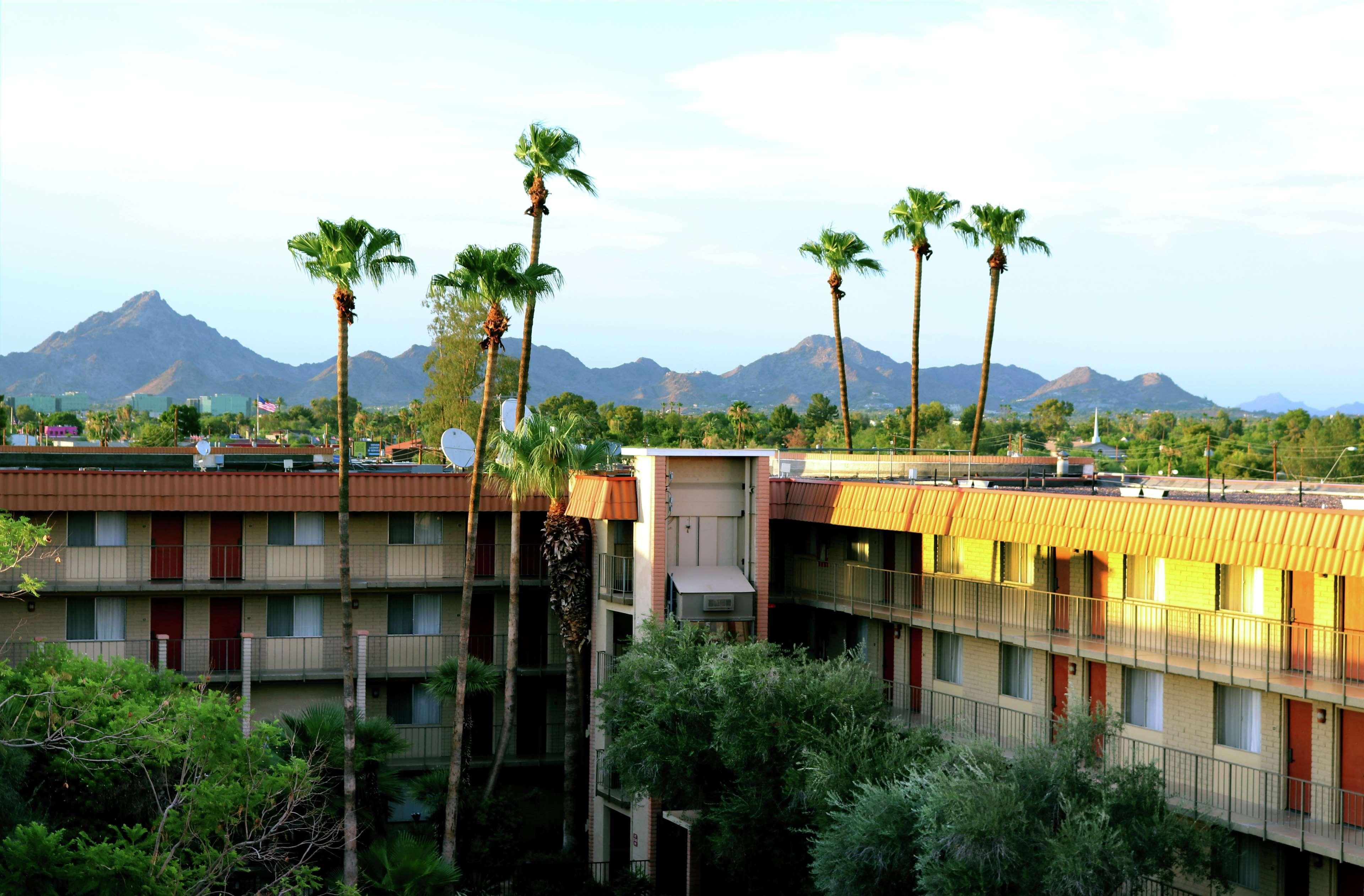 Embassy Suites Phoenix Airport At 24Th Street Eksteriør bilde