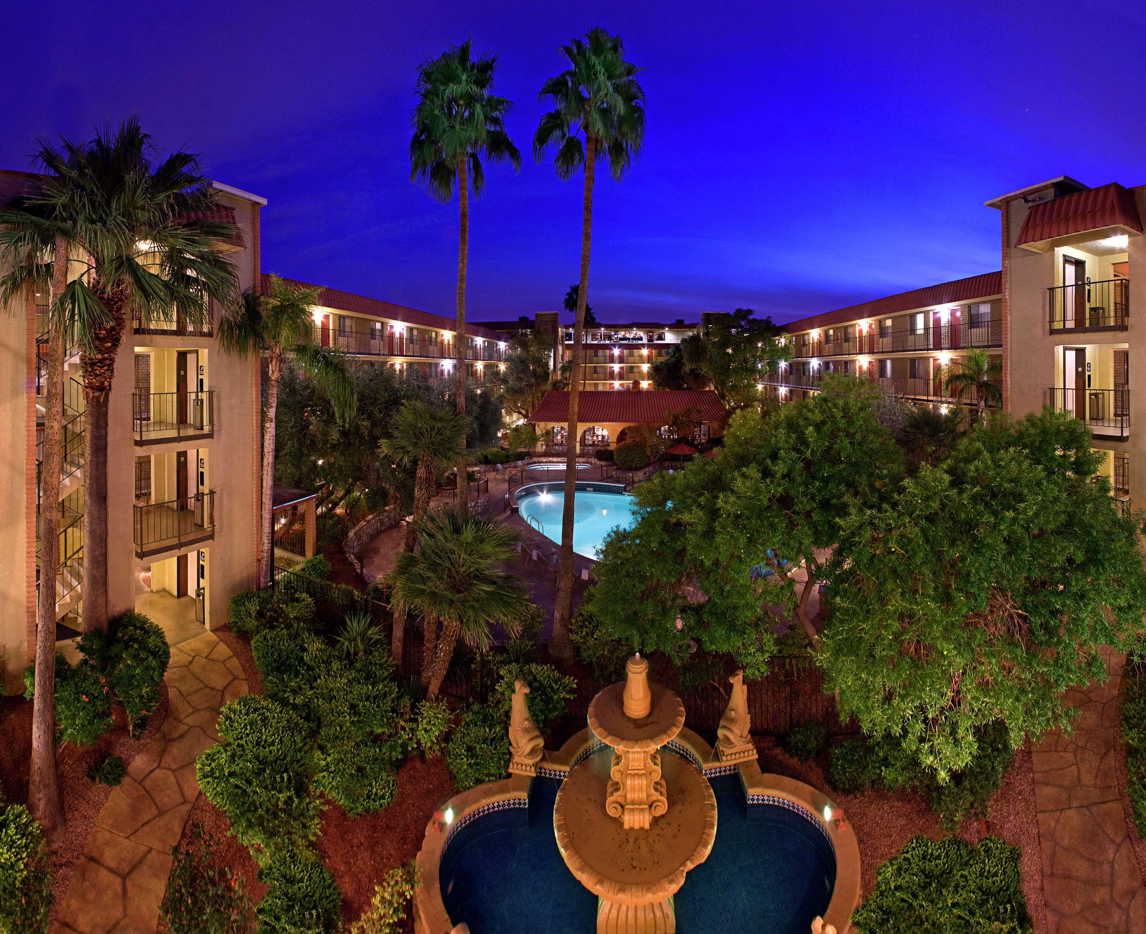 Embassy Suites Phoenix Airport At 24Th Street Eksteriør bilde